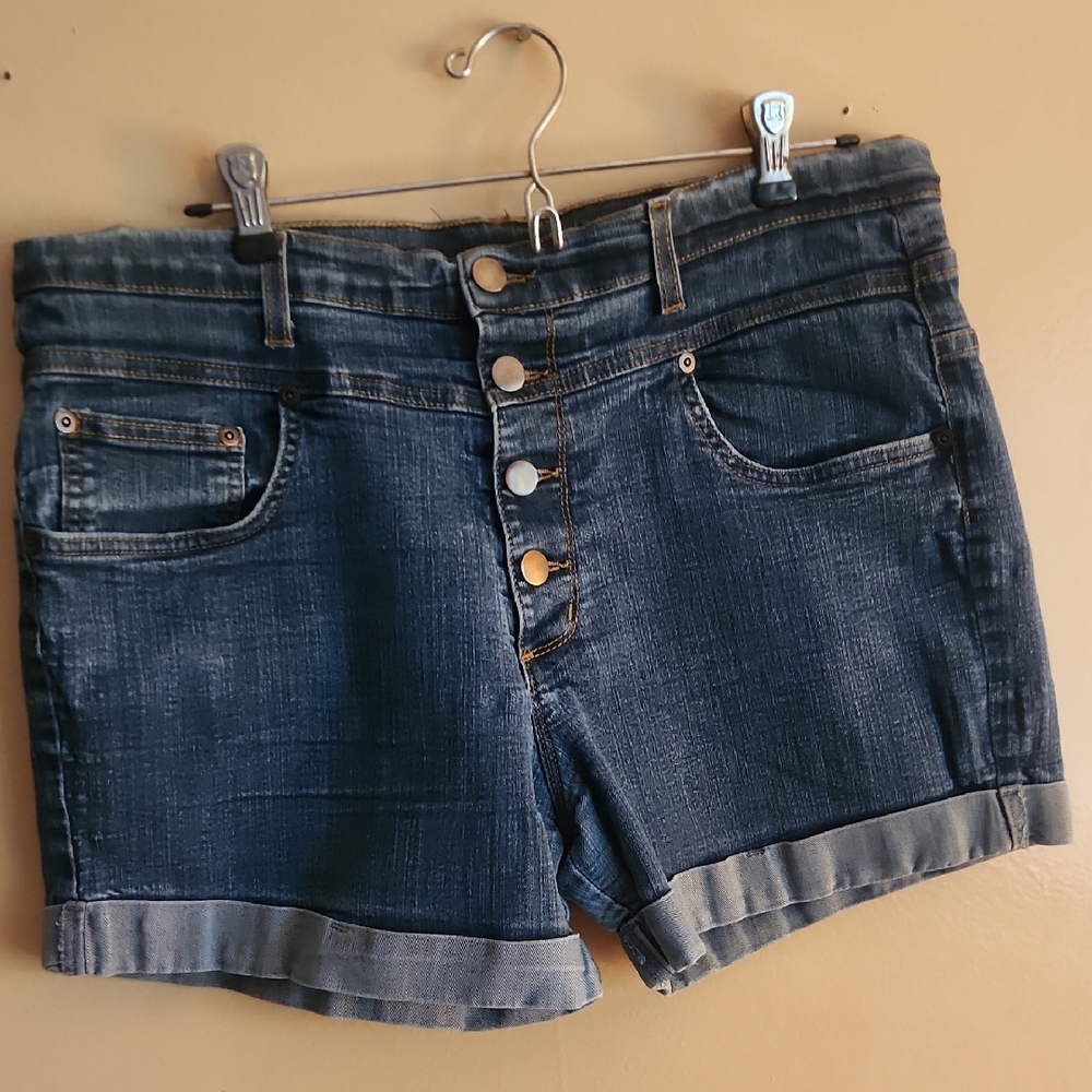 Judy Blue Jean Shorts Blue Medium-Dark Wash Cuffed